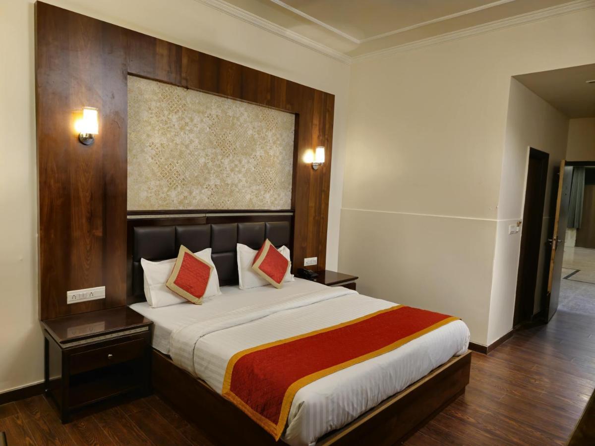 Hotel Prime Safari Джайпур Екстериор снимка