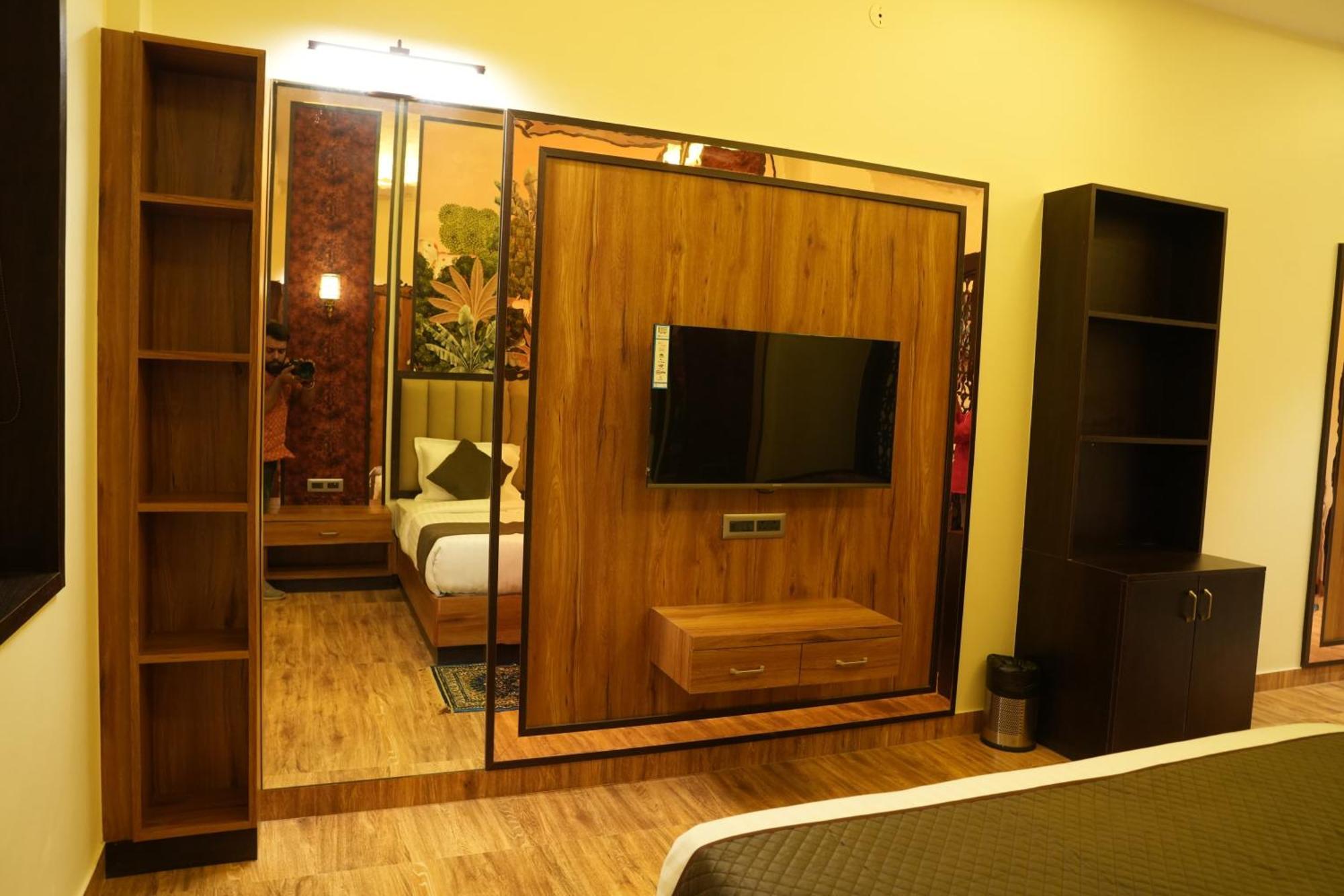 Hotel Prime Safari Джайпур Екстериор снимка